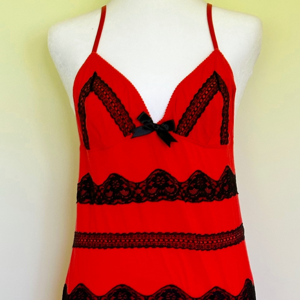 Victoria's Secret Lingerie in Red & Black